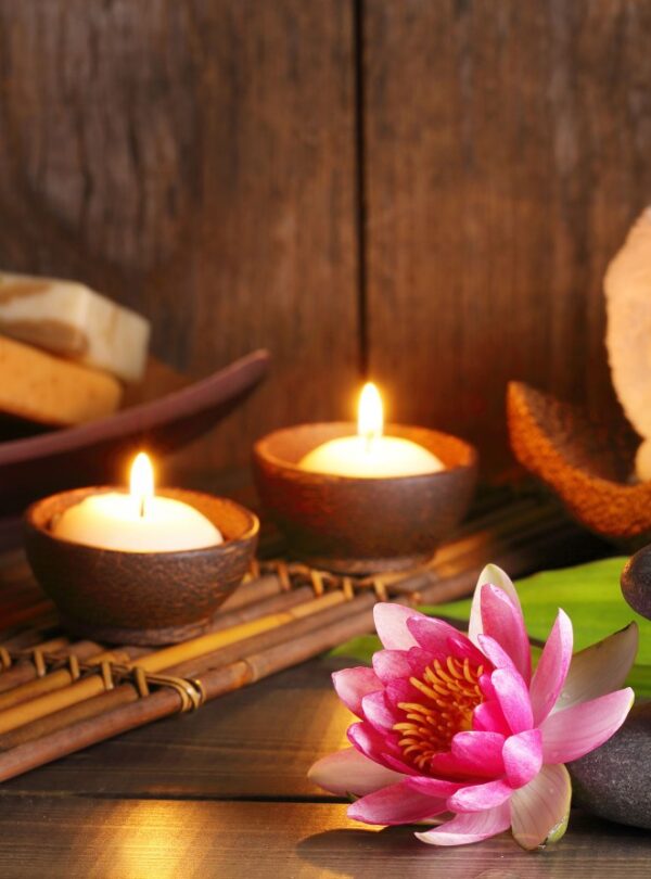 Aromakerzenmassage_66960295_3000x2000px-3_2d0bb87a857837d5fb52fed