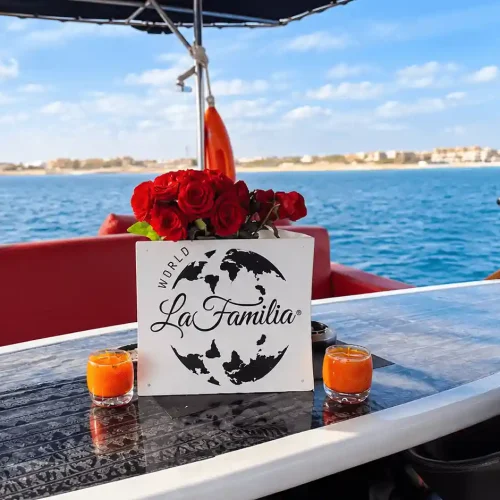 La Familia Roses by the Sea