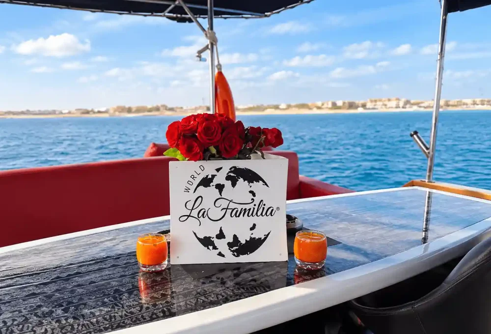 La Familia Roses by the Sea